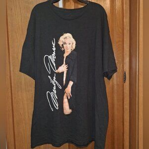 A Marilyn Monroe black men's T-shirt. Mens L/XL. Pre-owned